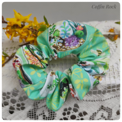 inside garden scrunchie