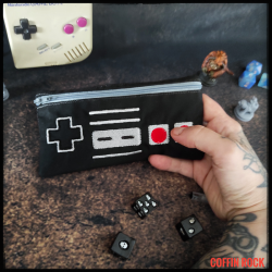 petite pochette manette NES