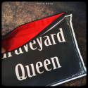 Pochette graveyard queen