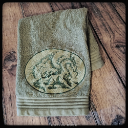 Serviette brodée dragon