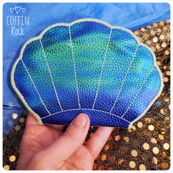 porte-feuille coquillage bleu irisé