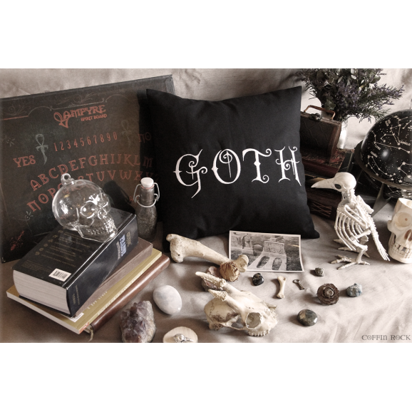coussin Goth