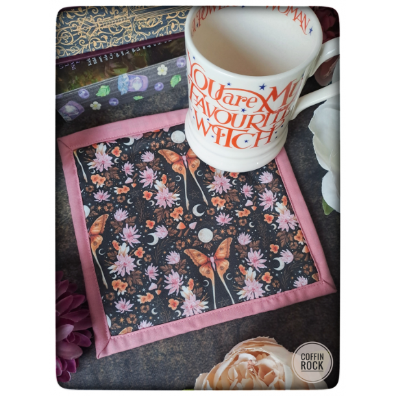 papillons witchy : grand tapis cosy pour tasse ou théière