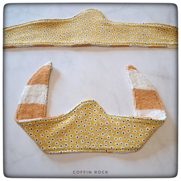 fleurs jaunes - GRAND Bouclier moelleux absorbant