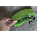 Étui à lunettes vert à pois