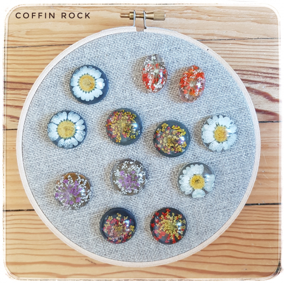 Dried flowers pins