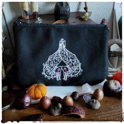 Pochette chauve-souris