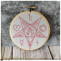 mini cadre brodé baphomet